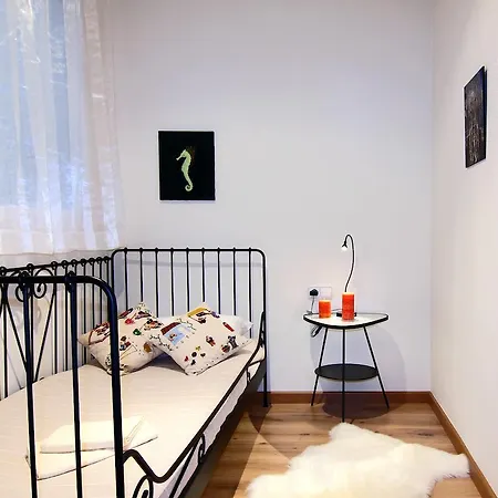 Classbedroom Gaudi Apartments Barcelona