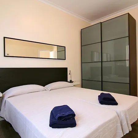 Classbedroom Gaudi Apartments